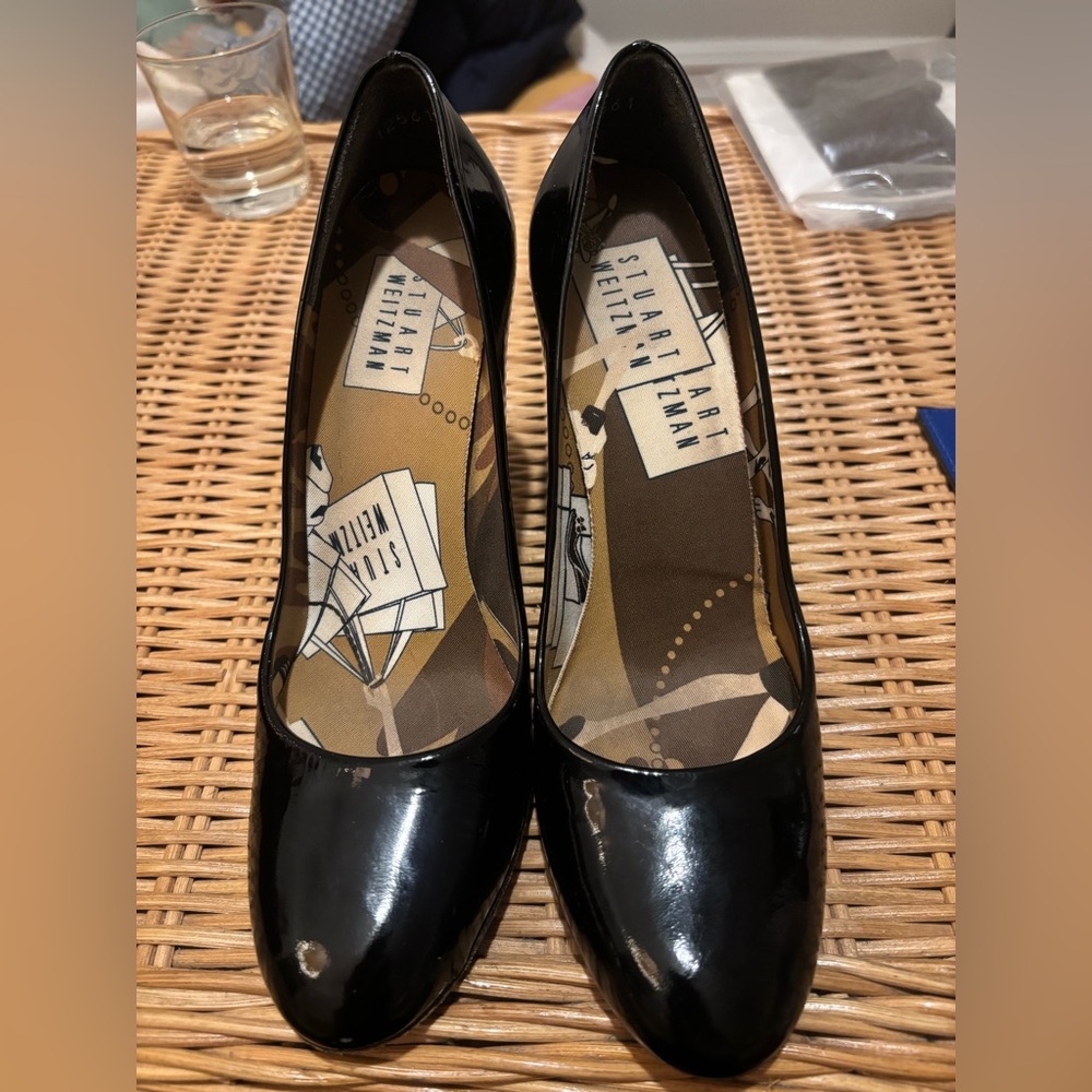 GENUINE Stuart Weitzman black pump heels